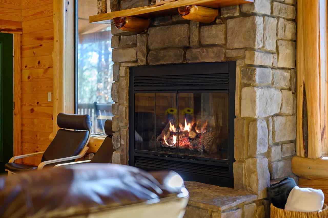 The Eastwood Spacious Retreat With 4 King En-Suites - Hot Tub - Pet-Friendly - Cozy Fire Pit - Prime Location - Multi-Family Broken Bow Bagian luar foto