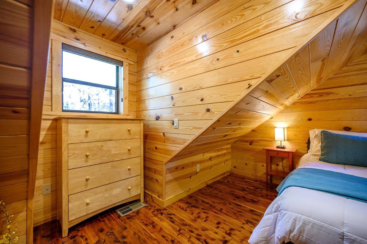 The Eastwood Spacious Retreat With 4 King En-Suites - Hot Tub - Pet-Friendly - Cozy Fire Pit - Prime Location - Multi-Family Broken Bow Bagian luar foto
