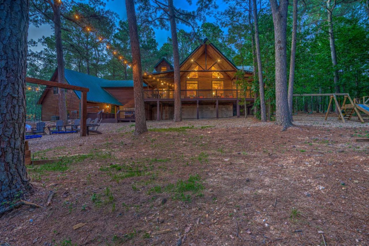 The Eastwood Spacious Retreat With 4 King En-Suites - Hot Tub - Pet-Friendly - Cozy Fire Pit - Prime Location - Multi-Family Broken Bow Bagian luar foto