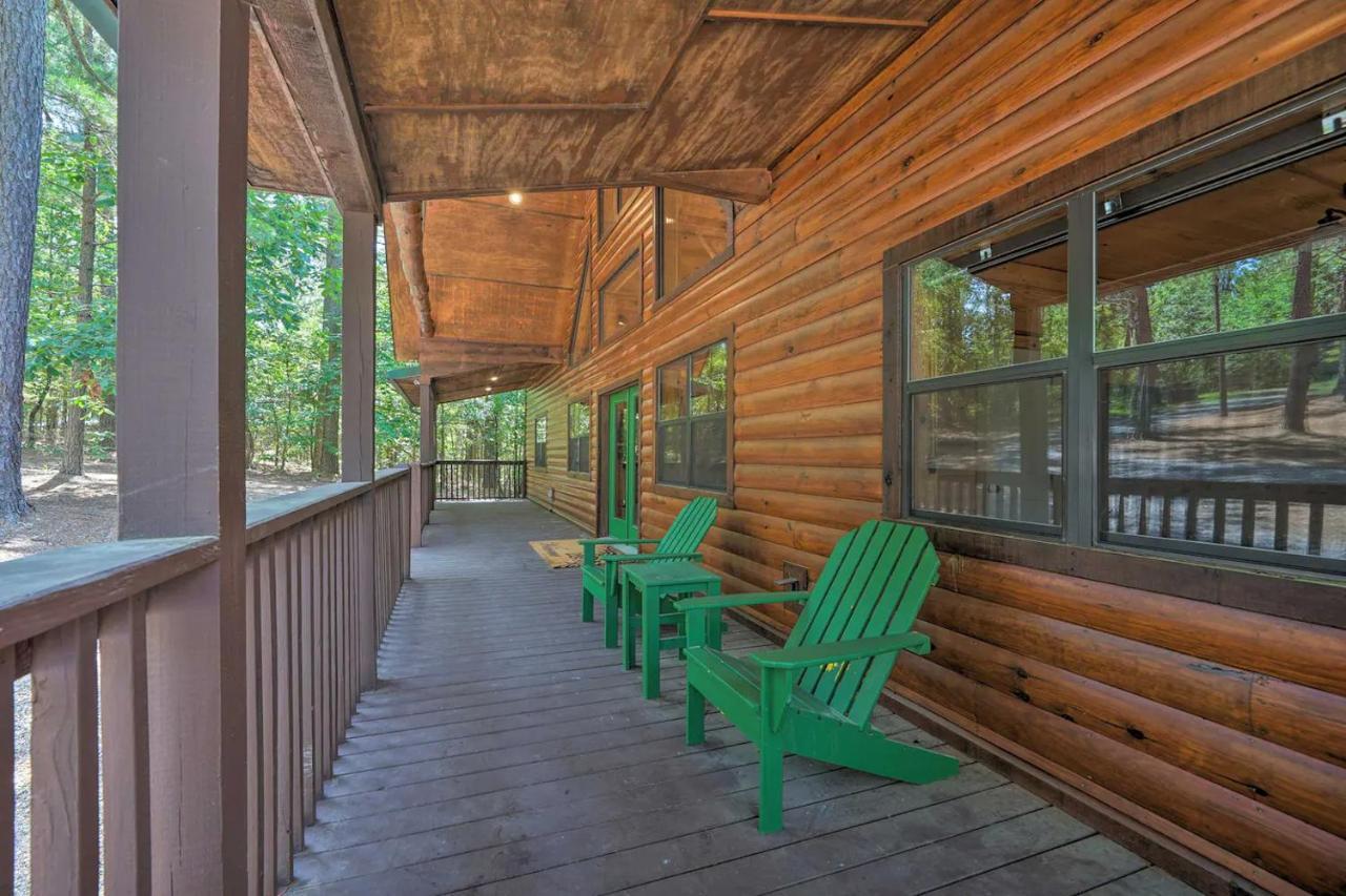 The Eastwood Spacious Retreat With 4 King En-Suites - Hot Tub - Pet-Friendly - Cozy Fire Pit - Prime Location - Multi-Family Broken Bow Bagian luar foto