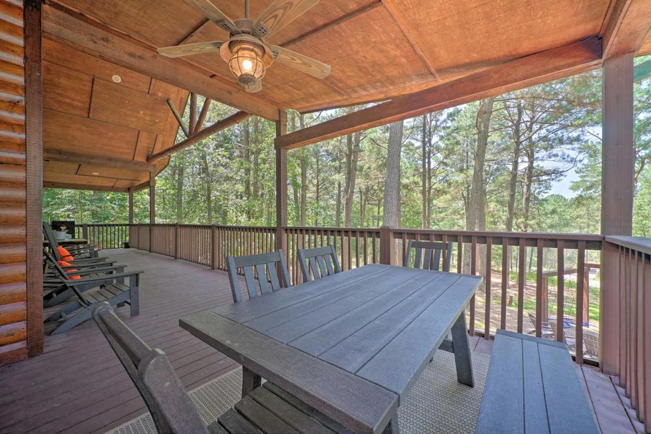 The Eastwood Spacious Retreat With 4 King En-Suites - Hot Tub - Pet-Friendly - Cozy Fire Pit - Prime Location - Multi-Family Broken Bow Bagian luar foto